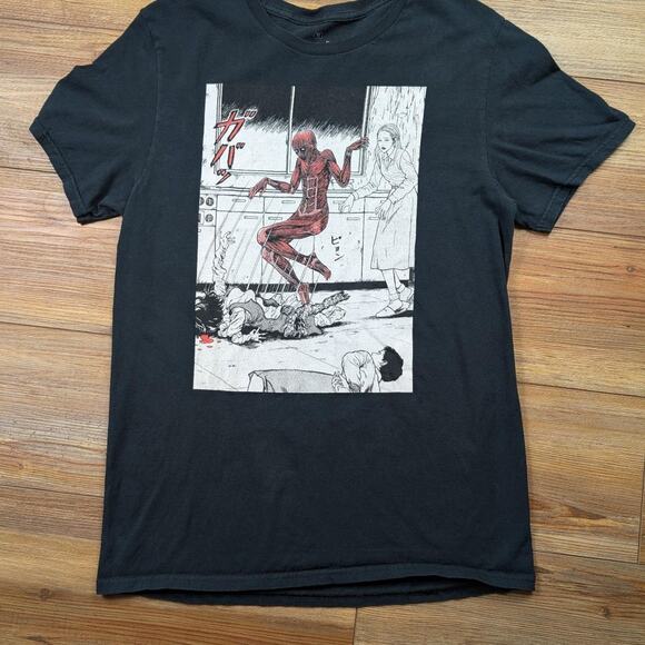 Popping Out Of Skin T Shirt - Junji Ito COLLABORATION CRUNCHY ROLL Anime Shirt - Picture 2 of 5